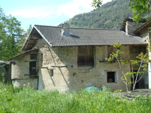 Vendesi RUSTICO ALPINO in frazione di Lottulo, valle Maira: