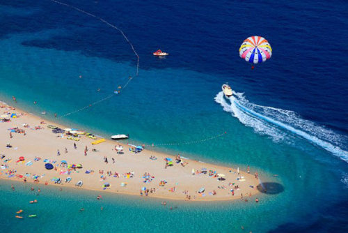 Plaza-zlatni-rat-brac