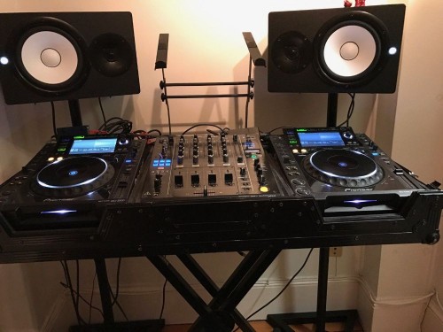 2x Pioneer CDJ-2000 Nexus & 1x DJM-900 Nexus DJ Package