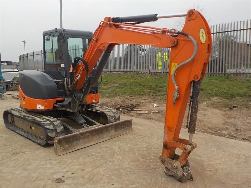 Hitachi ZX52U  2011 (4)