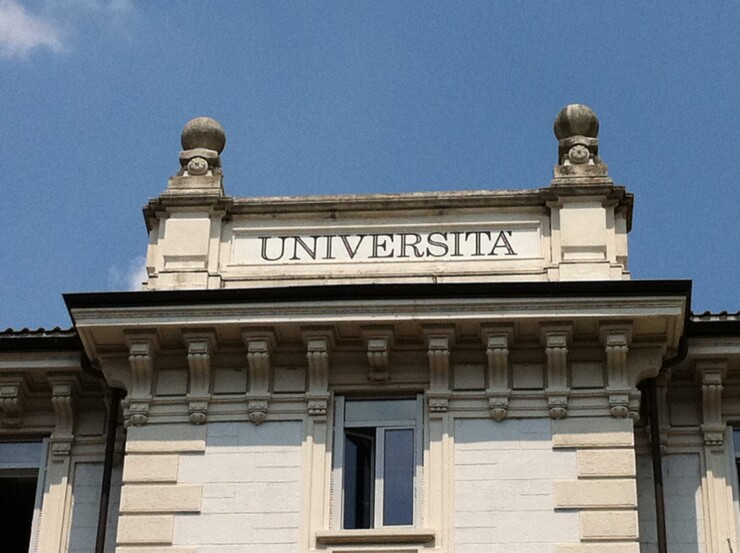 UNIVERSITA ITALIANA